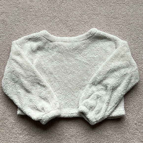 Amazon Cream Fuzzy Lounge Set - Picture 5 of 11